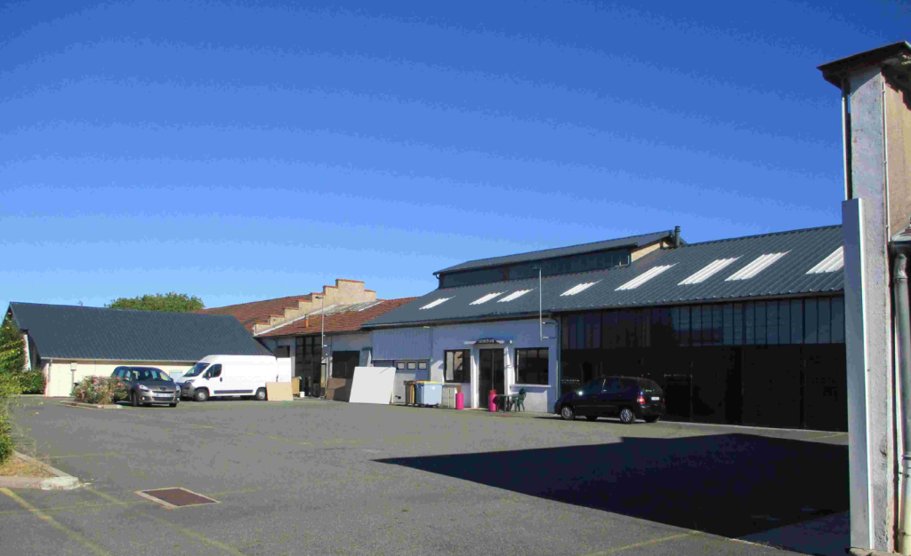 650 m² business premises for rent in Nièvre