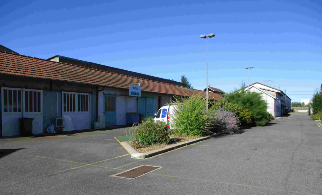 650 m² business premises for rent in Nièvre