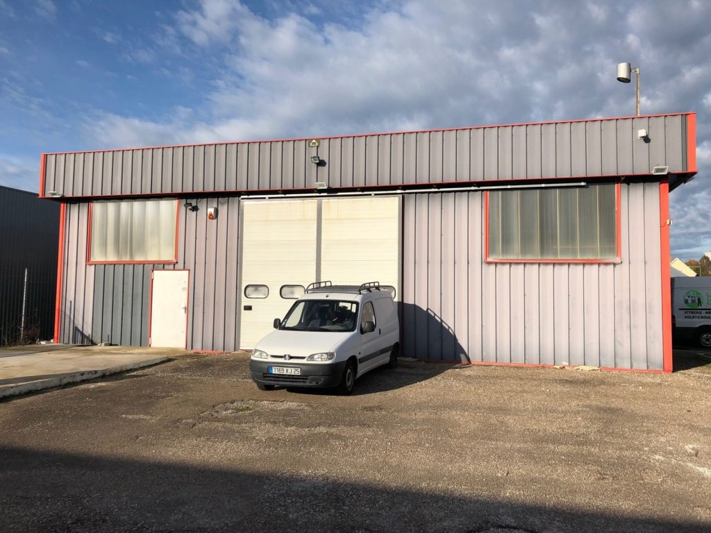 Rental of business premises with a floor area of 210 m² in Besançon