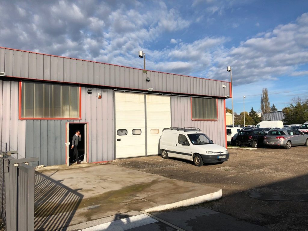 Rental of business premises with a floor area of 210 m² in Besançon