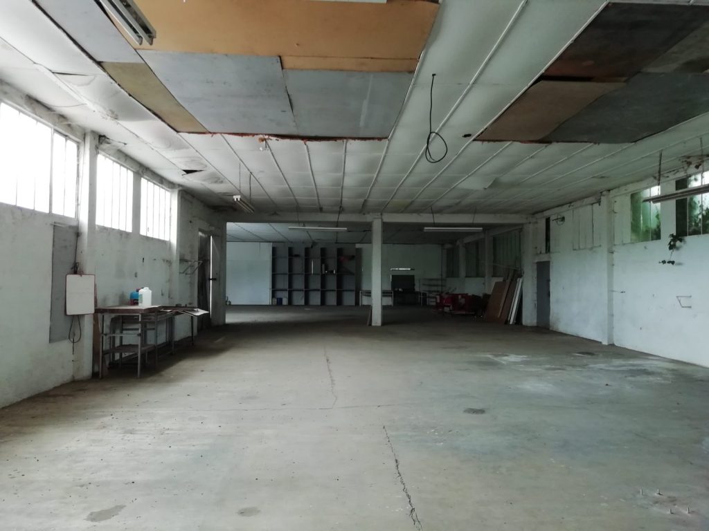 800 m² business premises to let near Auxerre