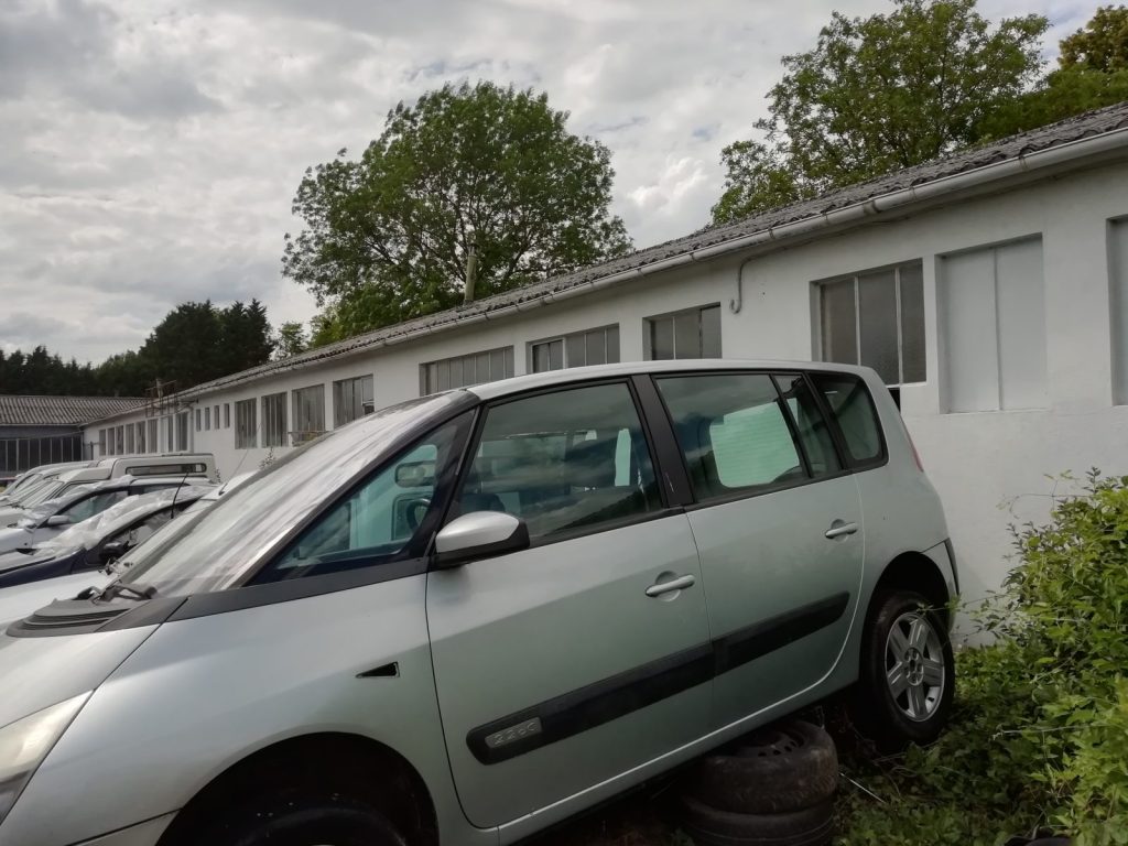 800 m² business premises to let near Auxerre