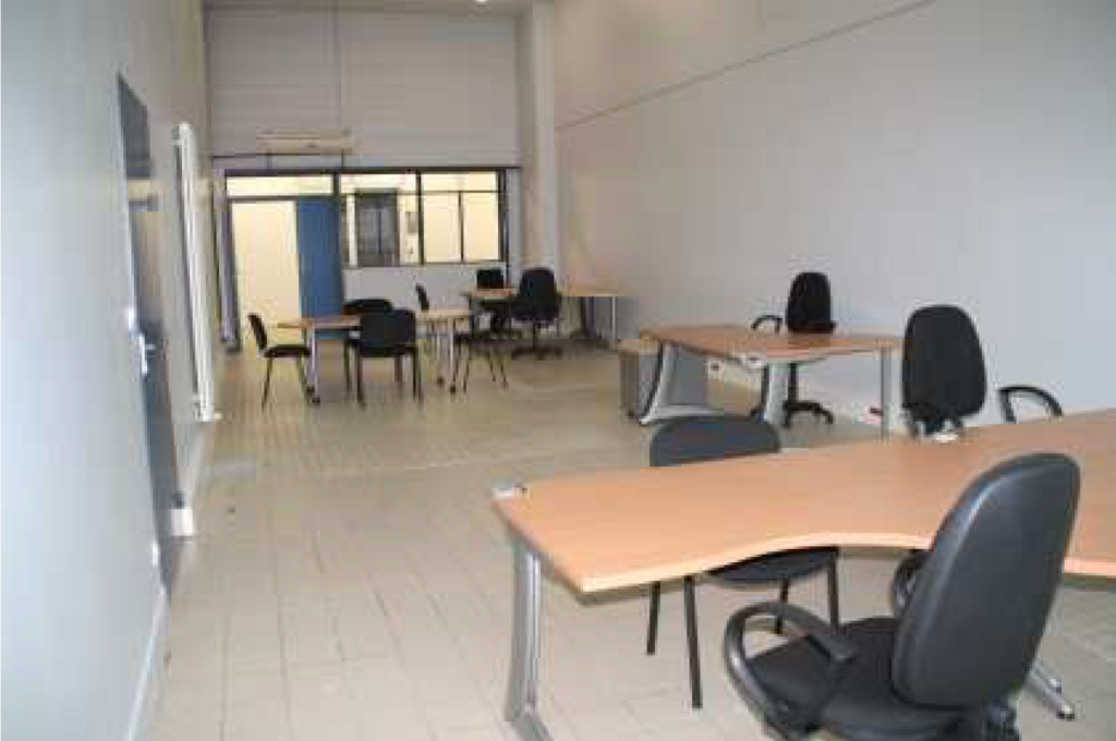 Offices for rent, 200 m² in size, near Auxerre
