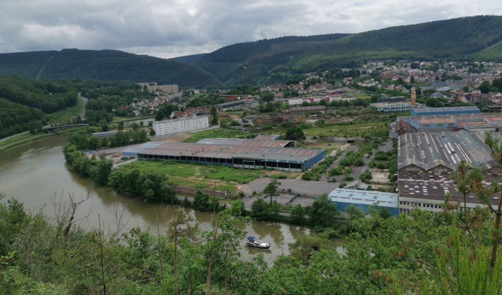 12,000 m² of industrial premises for sale – Revin (08)